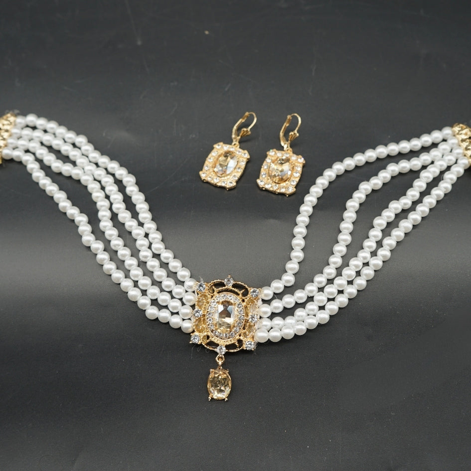 Collier " choker " perlé chic avec pendentif doré & boucles assorties – Style mariage
