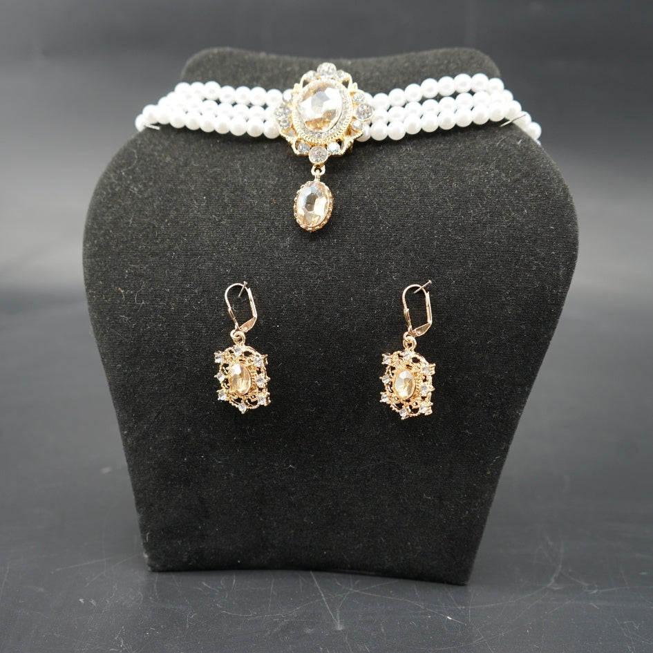 Collier " choker " triple rang perles blanches & boucles brillantes – Fait main