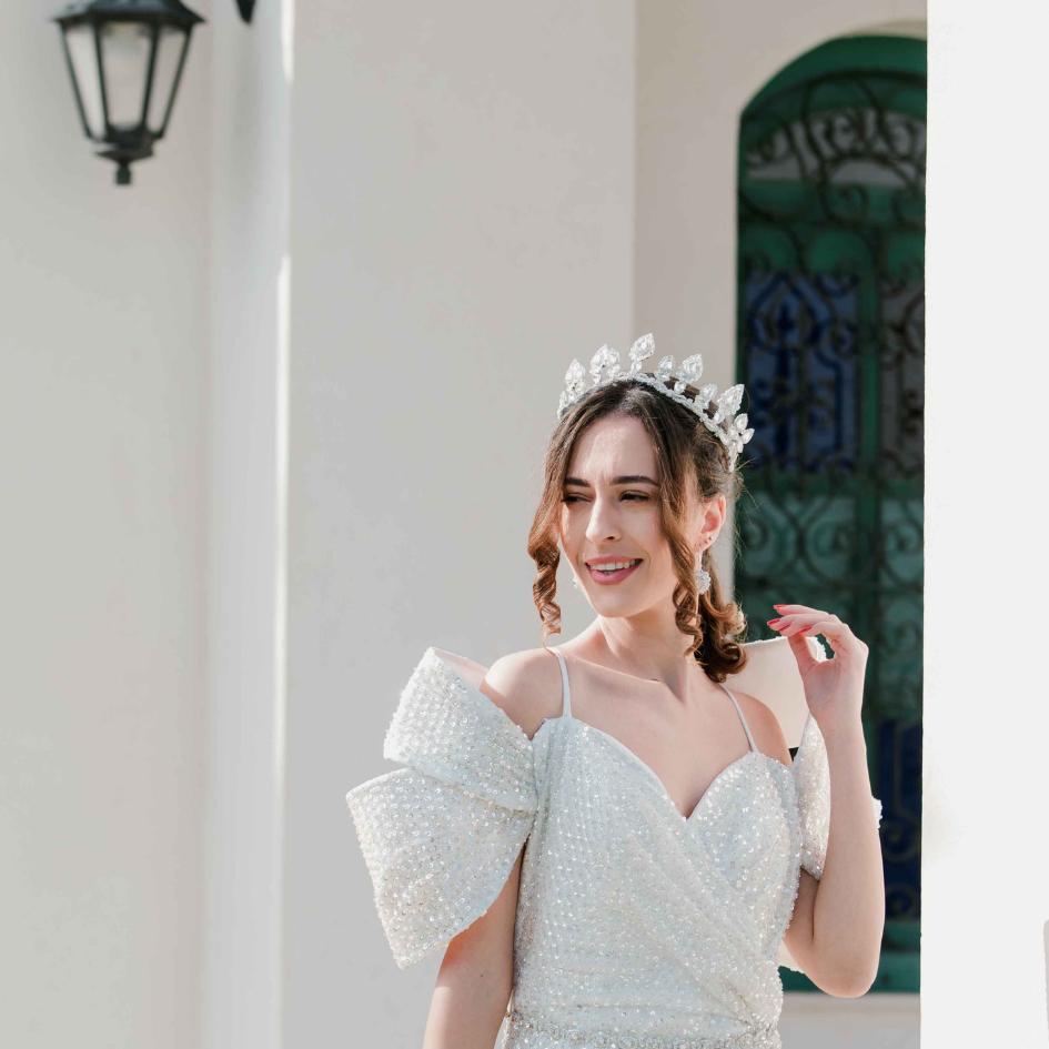 Couronne de mariage modelé royale couleur blanc