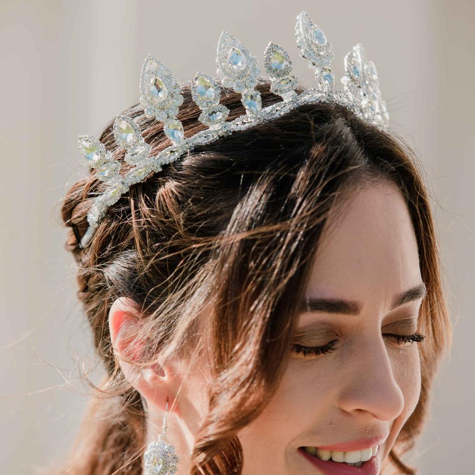 Couronne de mariage modelé royale couleur blanc