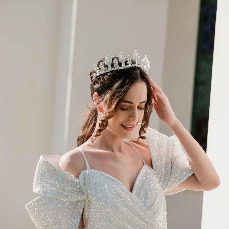 Couronne de mariage modelé royale couleur blanc