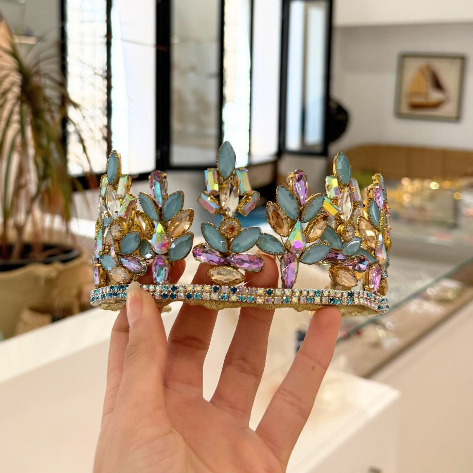Couronne artisanale en cristaux bleu et lilas