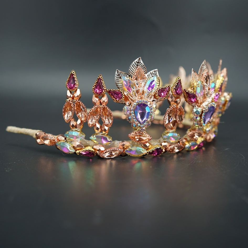 Couronne de mariée en cristaux roses et move – Style royal