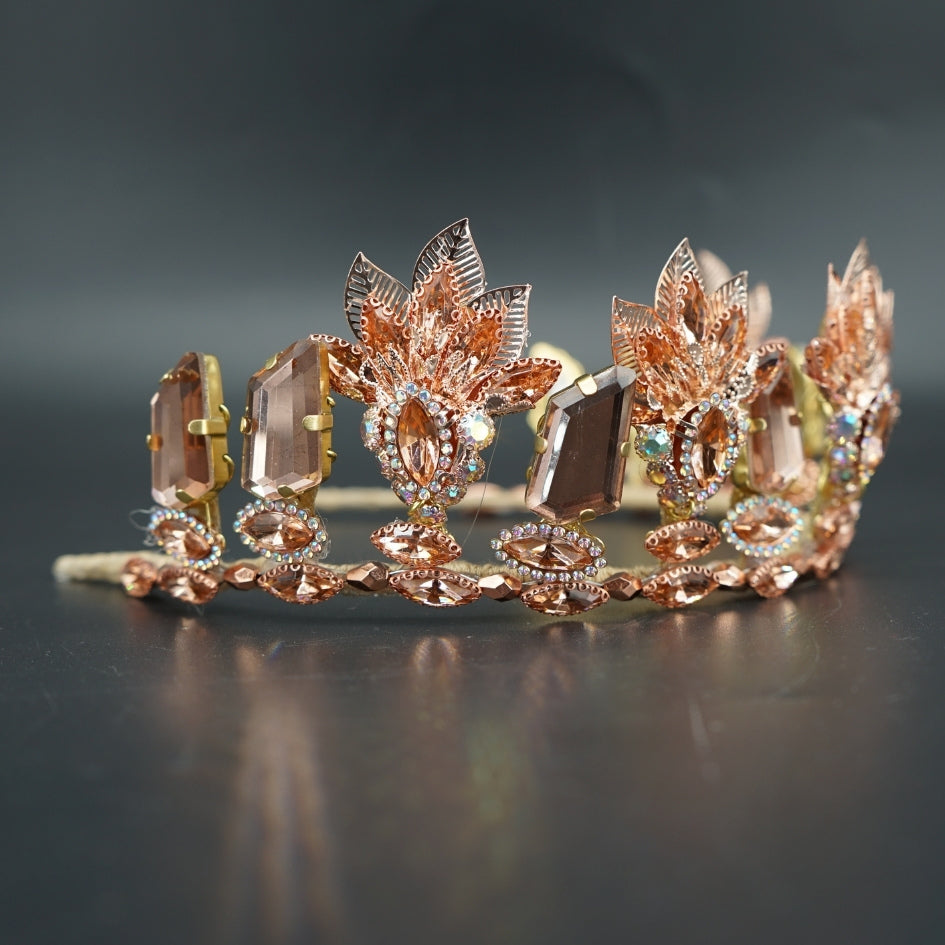 Couronne florale dorée pierres rose nude – Élégance féminine