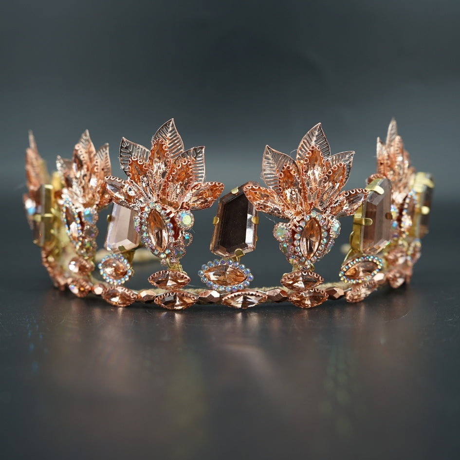Couronne florale dorée pierres rose nude – Élégance féminine