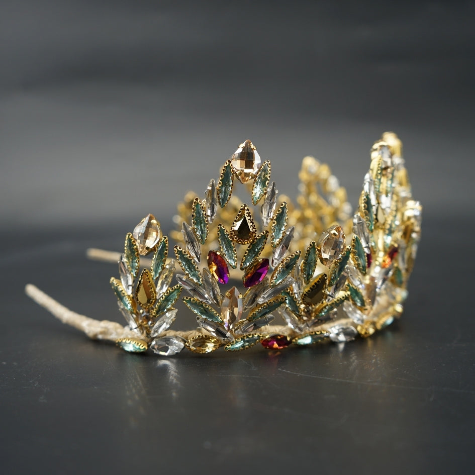 Couronne mariage royale en cristaux dorés et multicolores