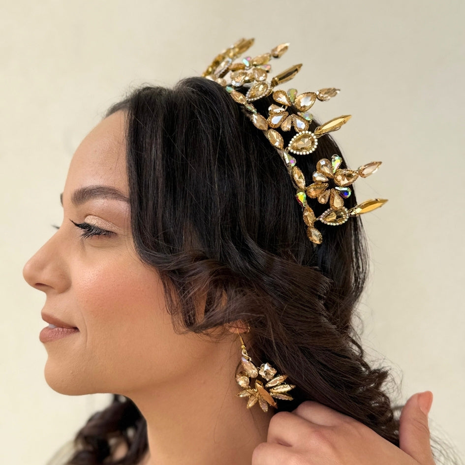 Couronne fleurie en strass doré, bijou de tête glamour pour événement