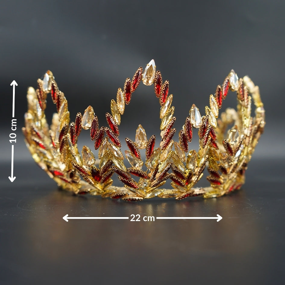 Couronne royale dorée et rouge en cristaux