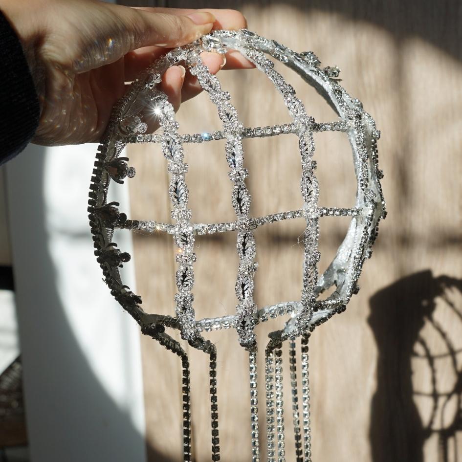 Couronne Style Chapeau Blanc Avec Chain