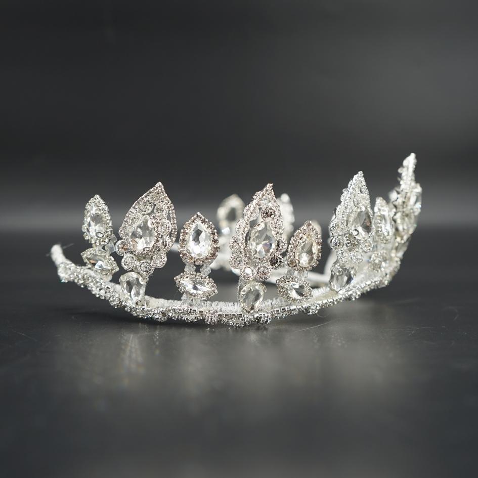 Couronne de mariage modelé royale couleur blanc