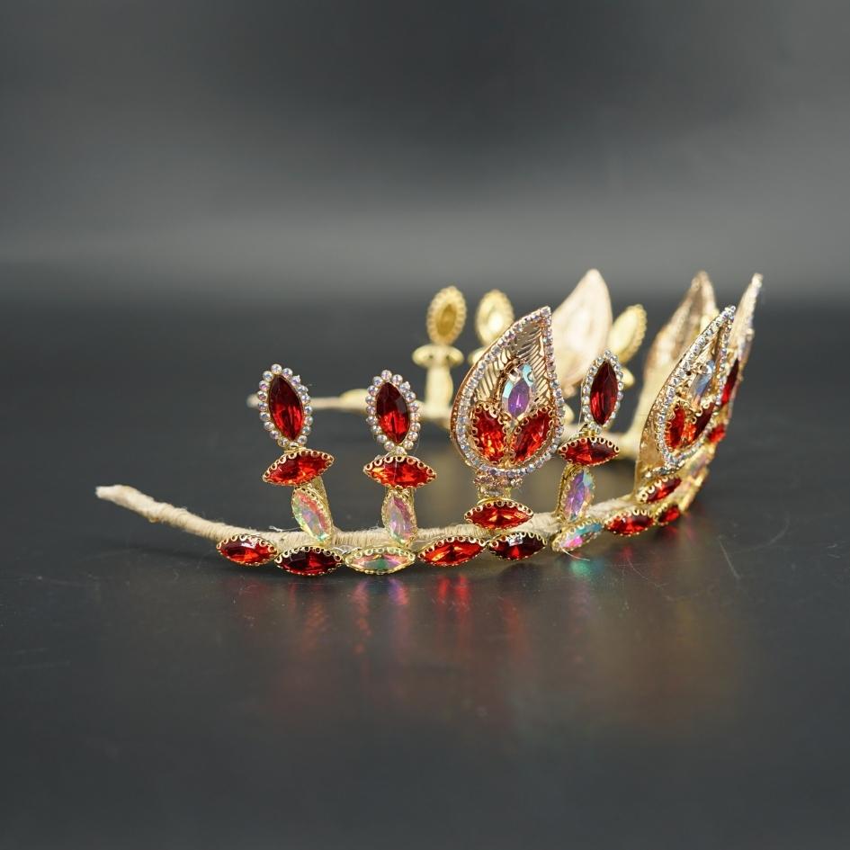 Couronne royale dorée et rouge en strass – Tiare de soirée et mariage