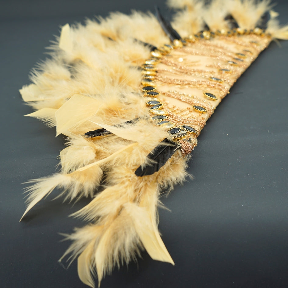 Éventail de plumes de mariée couleur dorée et noir