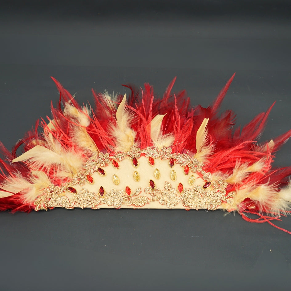 Éventail de plumes de mariée couleur dorée et rouge