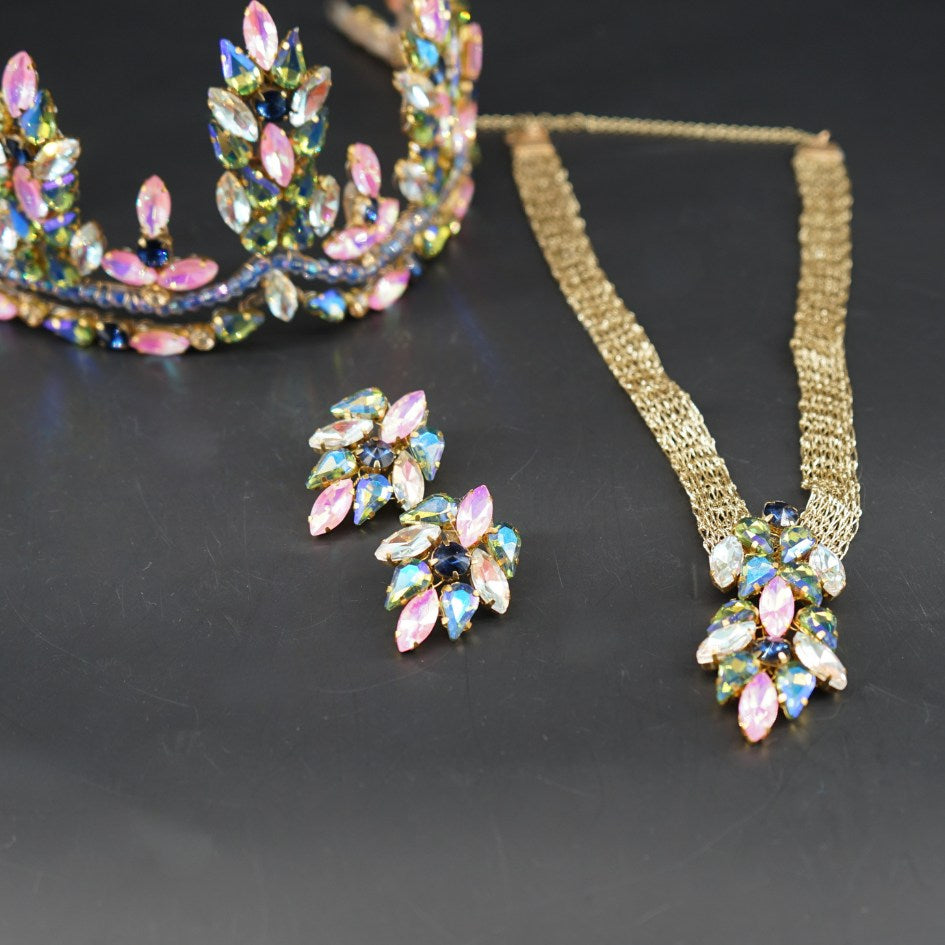 Parure bijoux couronne & collier multicolore chic
