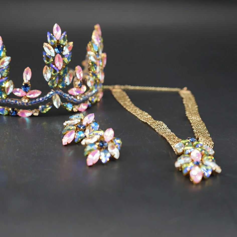 Parure bijoux couronne & collier multicolore chic
