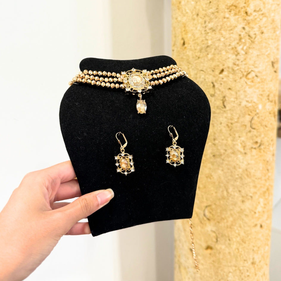 Parure dorée artisanale – Collier " choker " ras-de-cou & boucles d’oreilles – Éclat royal