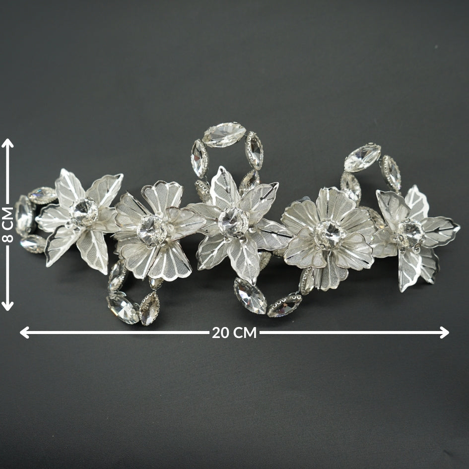 Peigne argenté avec cristaux et perles – Bijou de tête raffiné