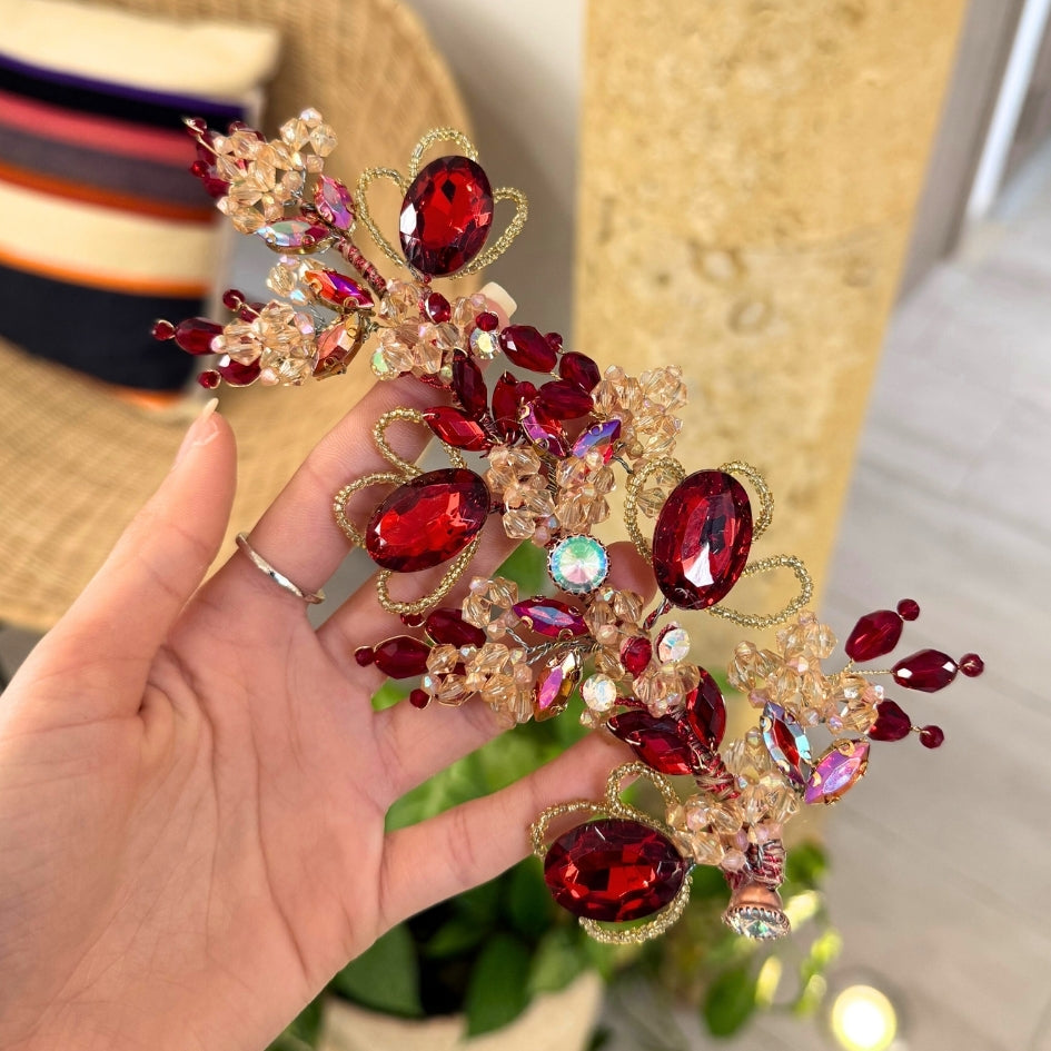 Peigne de cheveux cristal et strass Rouge – Bijou raffiné pour mariée