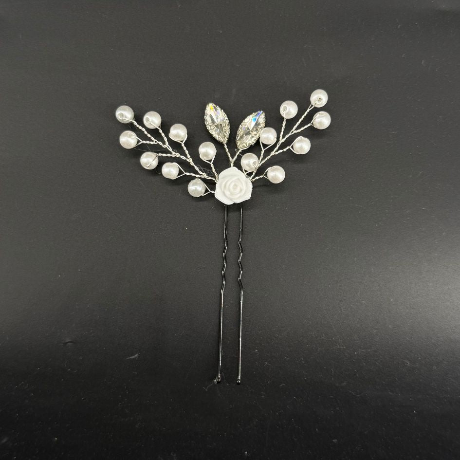 Épingles à cheveux mariage perles et fleurs blanches