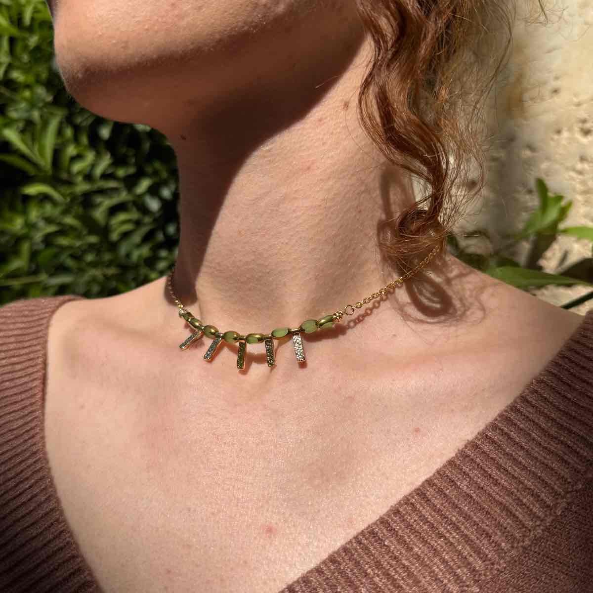 Collier laiton doré avec cristaux irrésistibles