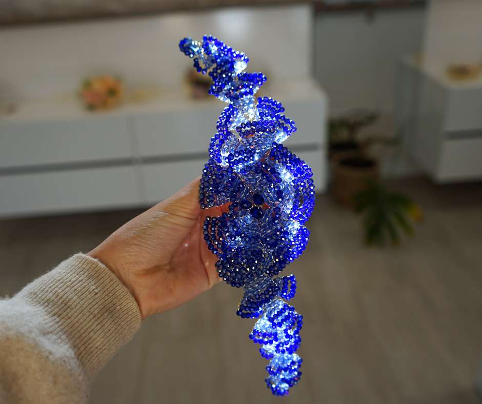 Broche bleu, modèle Swarowski branche