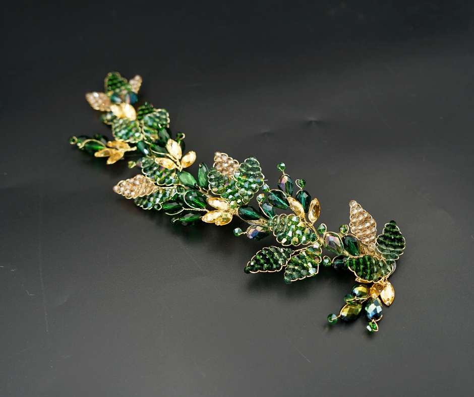 Broche Vert et dorée modèle feuilleté