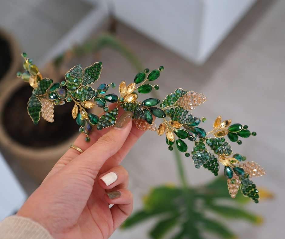 Broche Vert et dorée modèle feuilleté