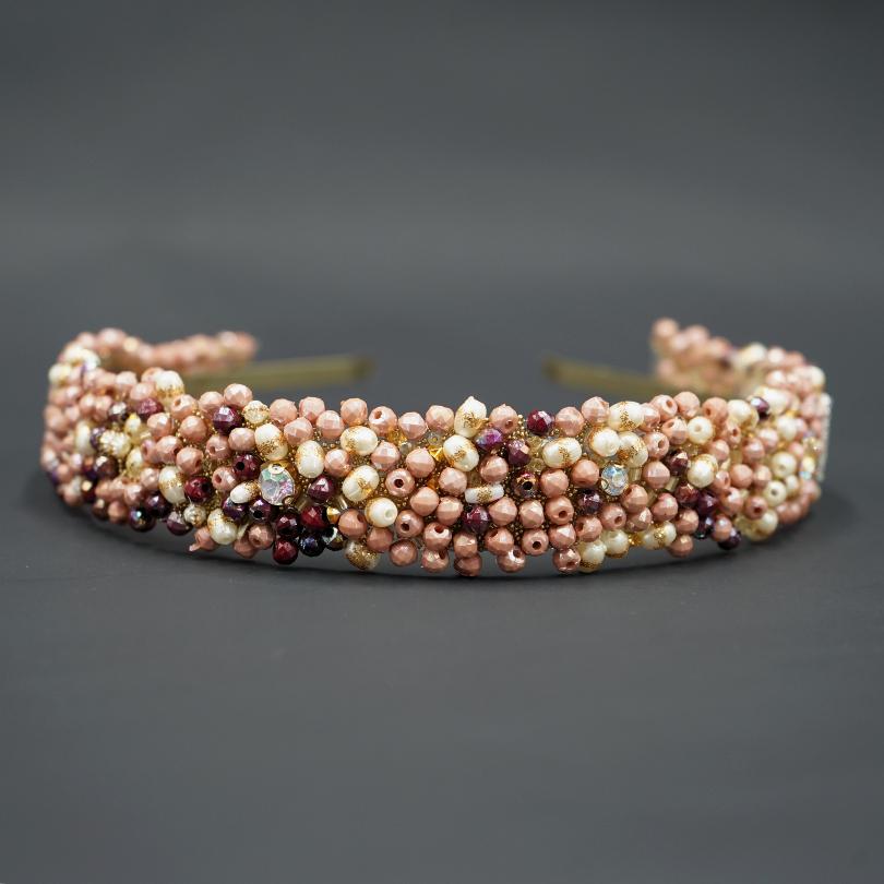 Bandeau cheveux de mariage couleur beige avec des perles et Diamonds