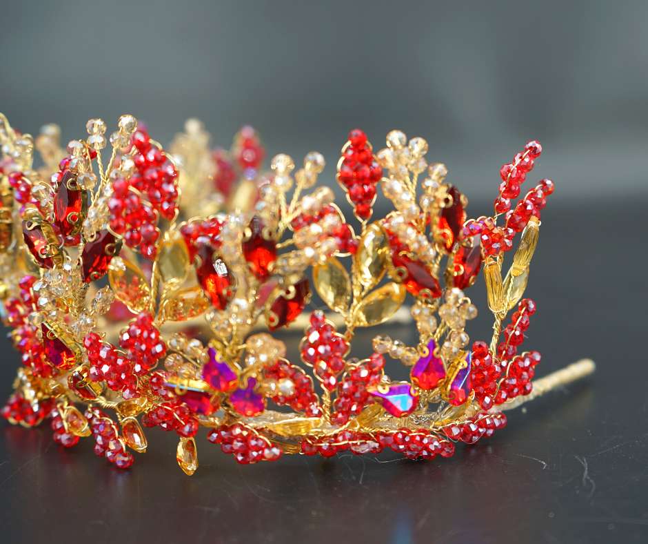 Couronne mariée rouge et d'orée; modèle Royal