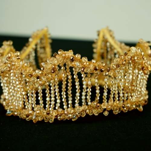 Couronne Wtia, style filet linéaire