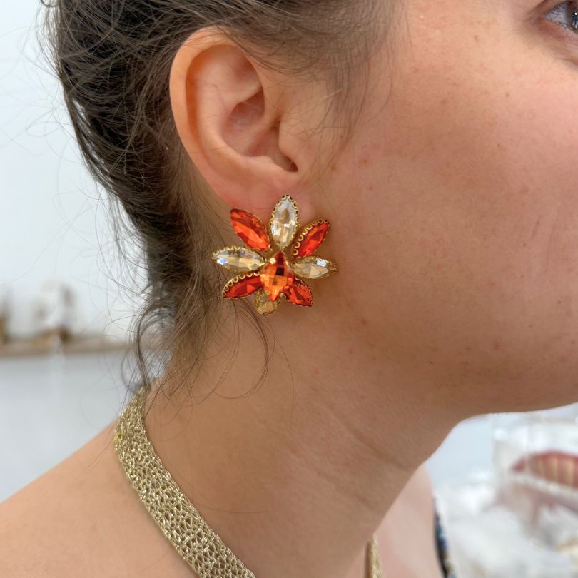 Parure collier et boucles d’oreilles dorée avec cristaux orange