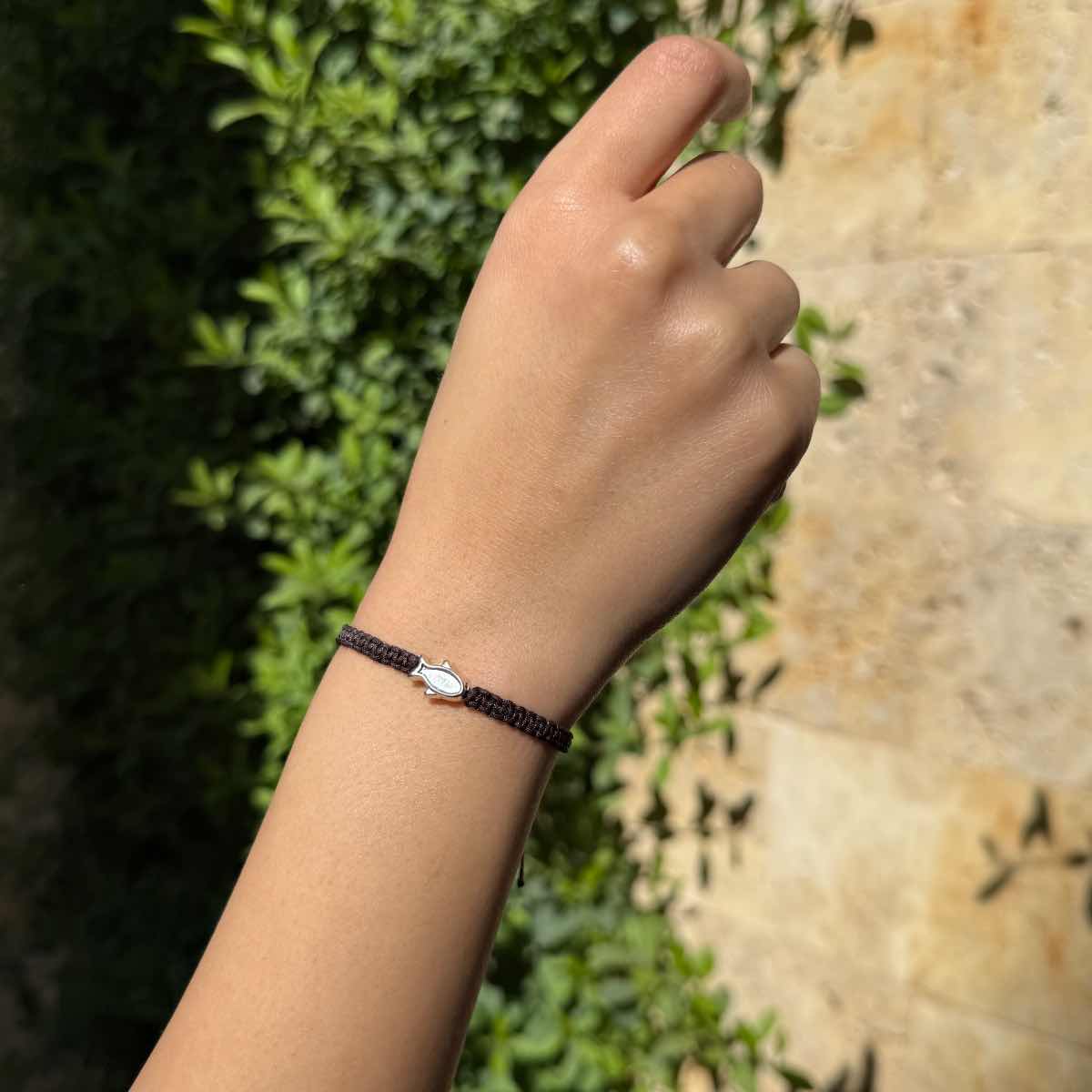 Bracelet macramé marron fait main pour un style unique