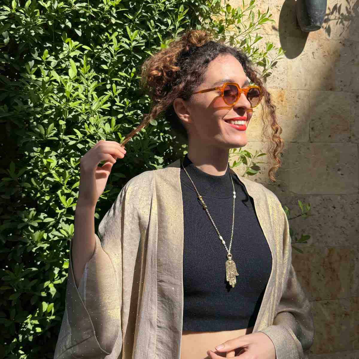 Collier khomsa doré artisanal en laiton pour briller avec élégance