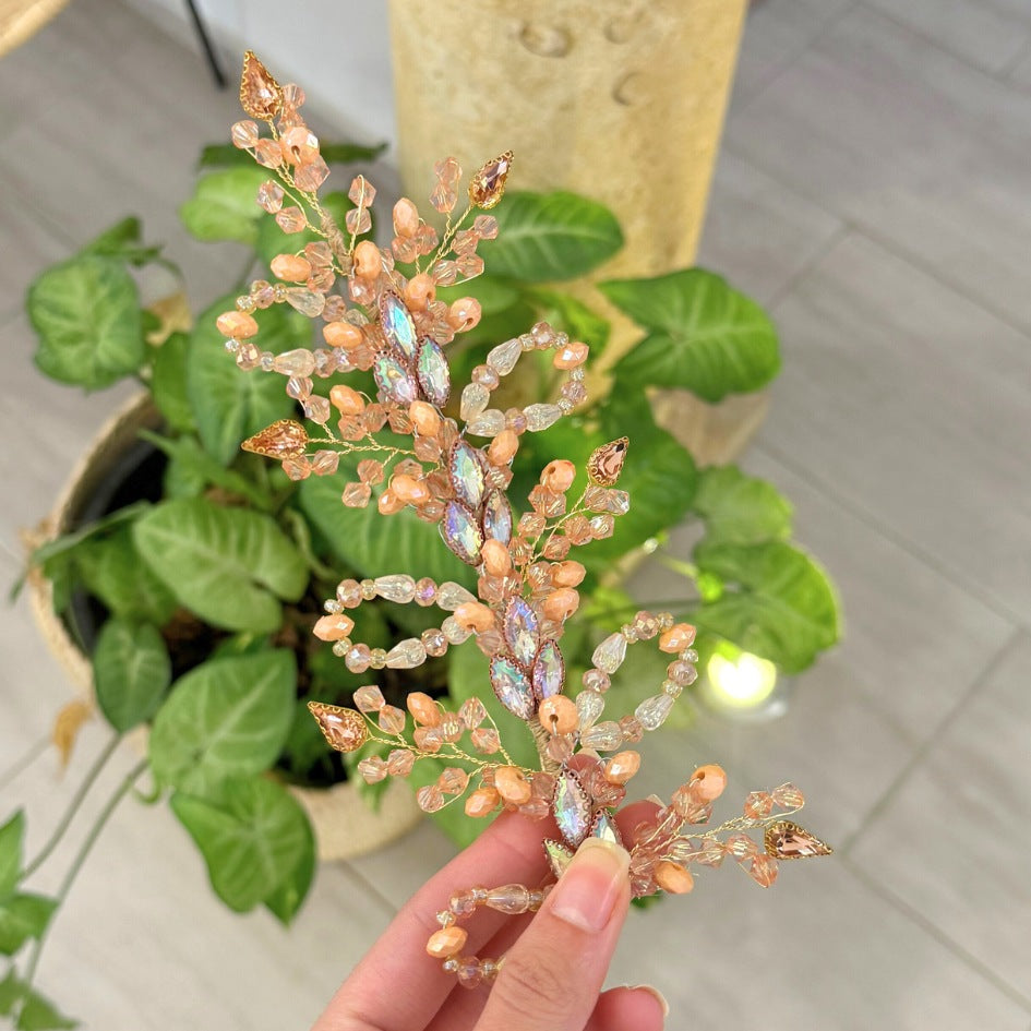 Accessoire cheveux floral perlé fait main avec cristaux et perles couleur corail