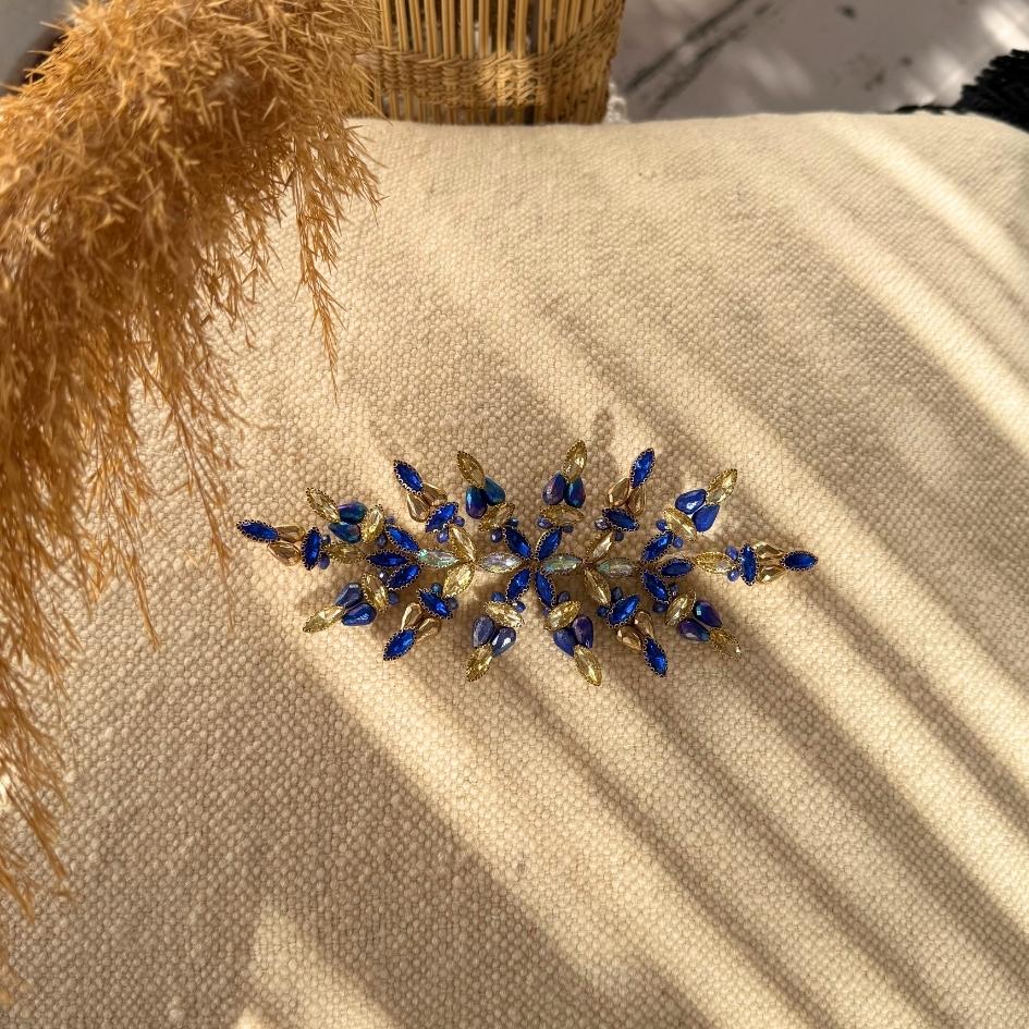 Applique bijou brodée bleu royal et doré