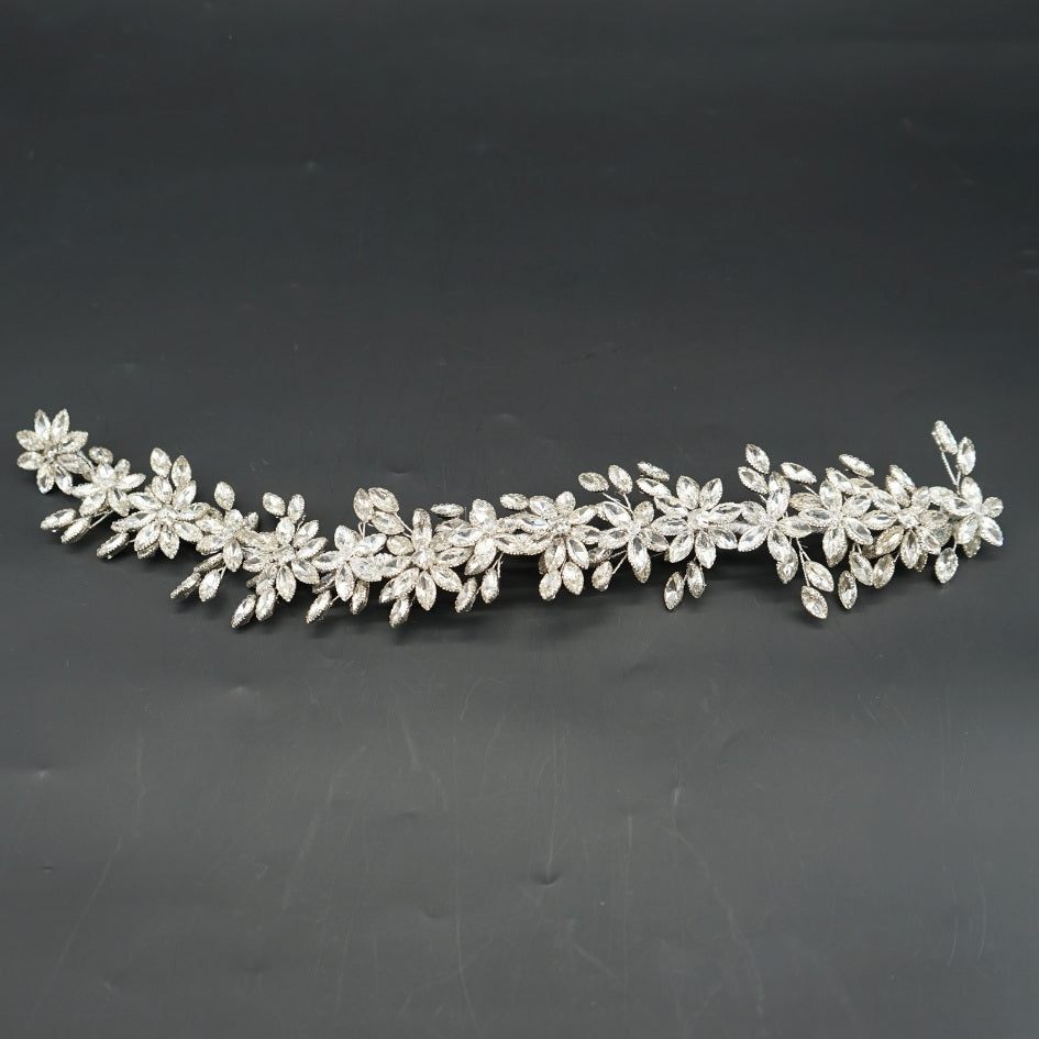 Broche florale argentée mariage élégante