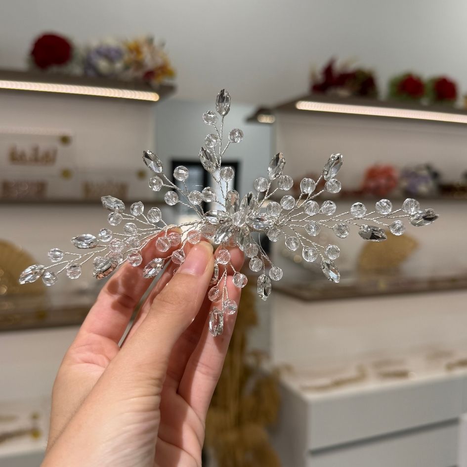 Accessoire cheveux argenté cristaux mariage