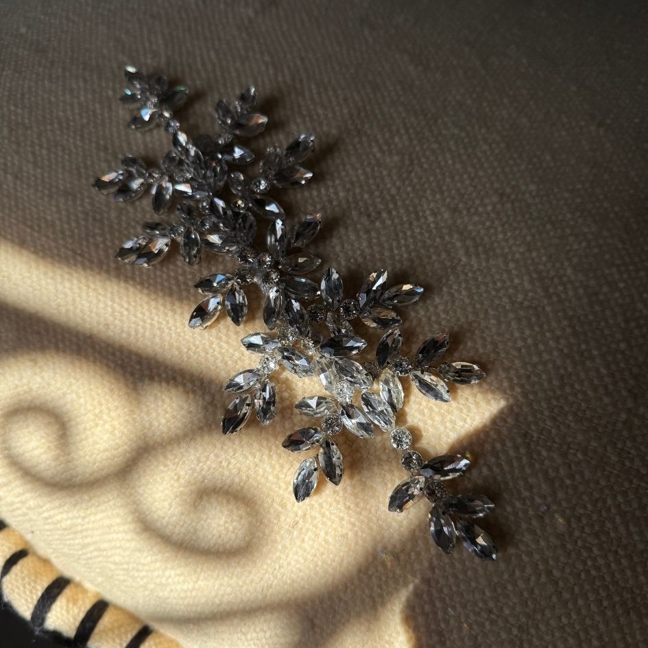 Barrette cheveux strass argentée florale
