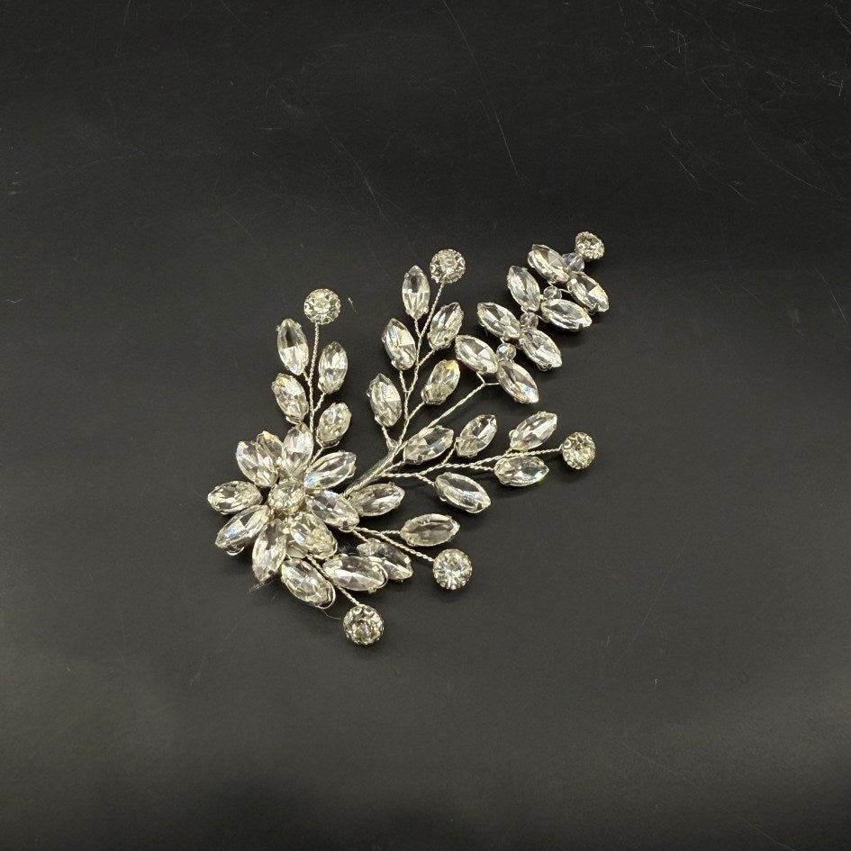 Peigne de cheveux mariage argenté avec cristaux scintillants