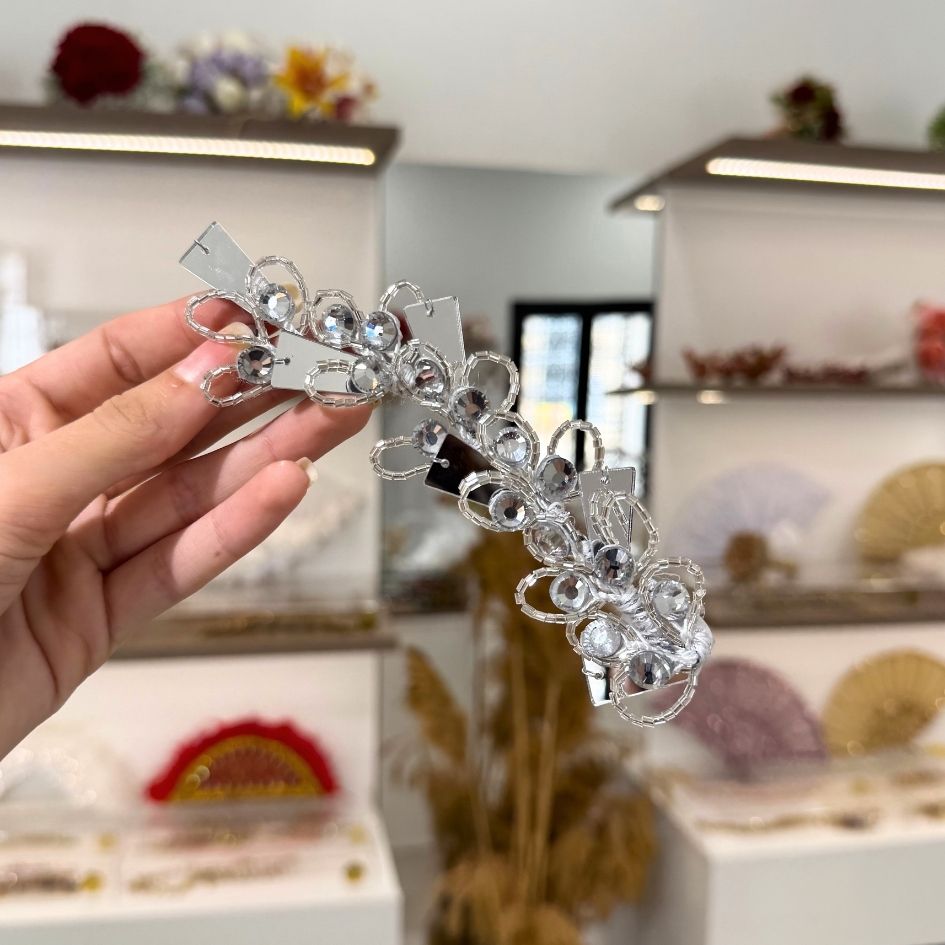 Barrette à Cheveux Argentée Cristaux Élégance Femme