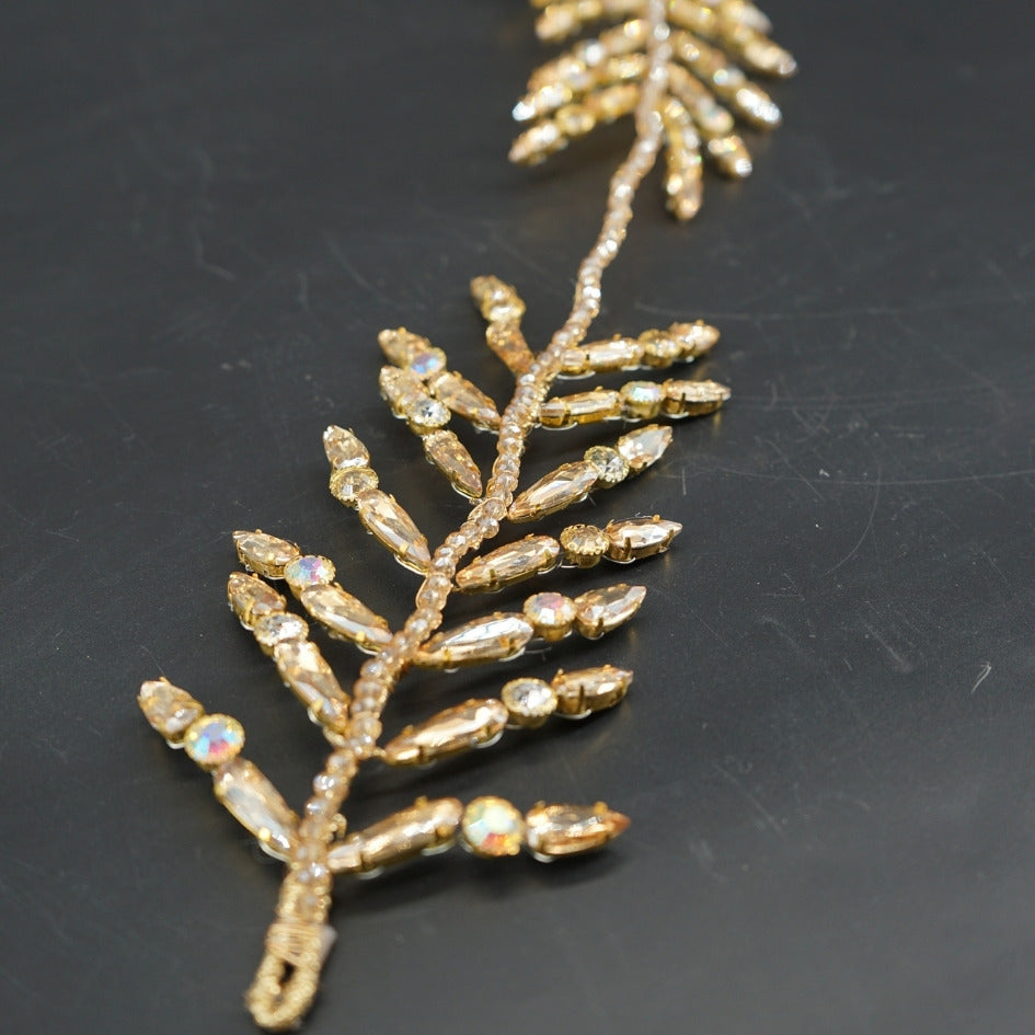 Broche mariage dorée cristaux, branche élégante