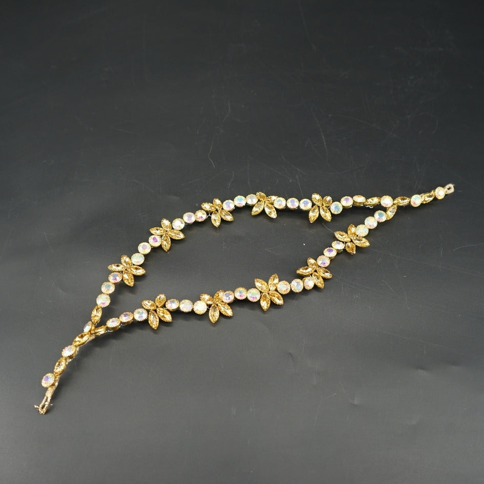 Broche dorée cristaux fleurs, accessoire élégant mariage