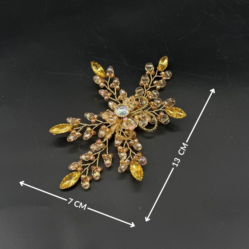 Broche Florale Dorée Cristaux Élégance Femme