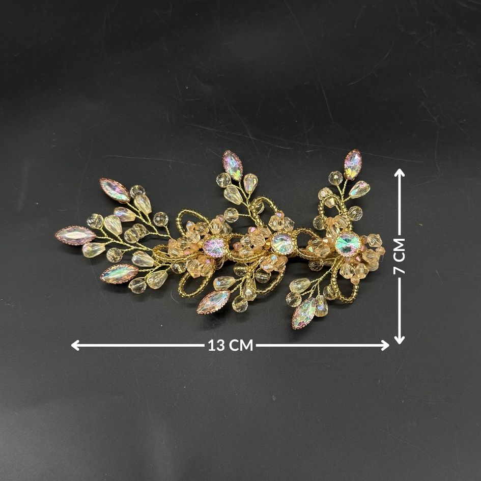 Broche Florale Dorée Cristaux Irisés Élégance Femme