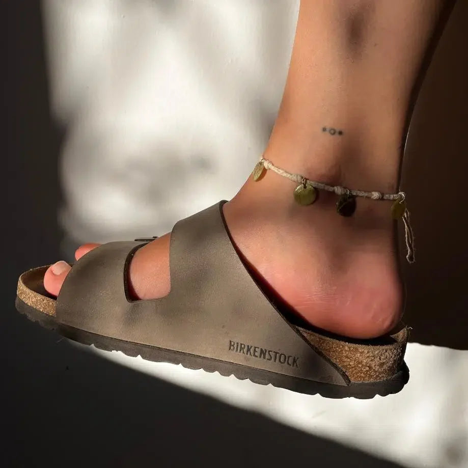 Bracelet de cheville bohème avec pendentifs verts fait main