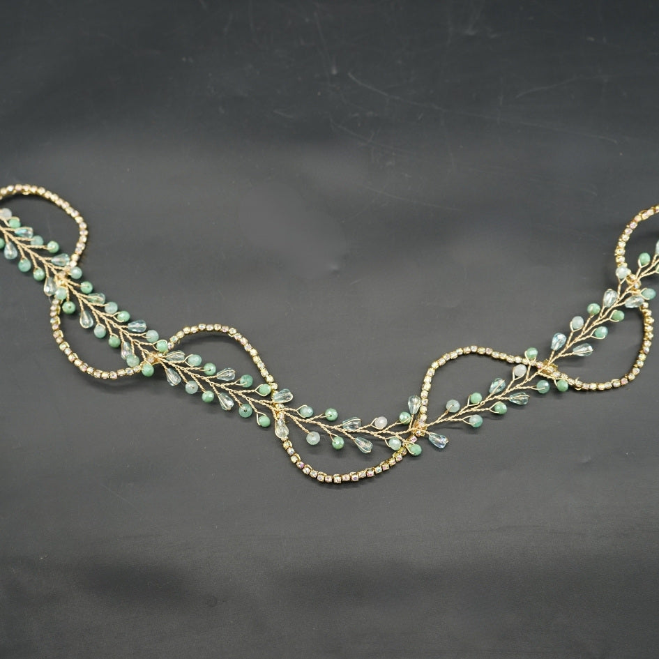 Broche de Mariage Vert Clair Ondulée et Dorée en Cristaux Artisanale