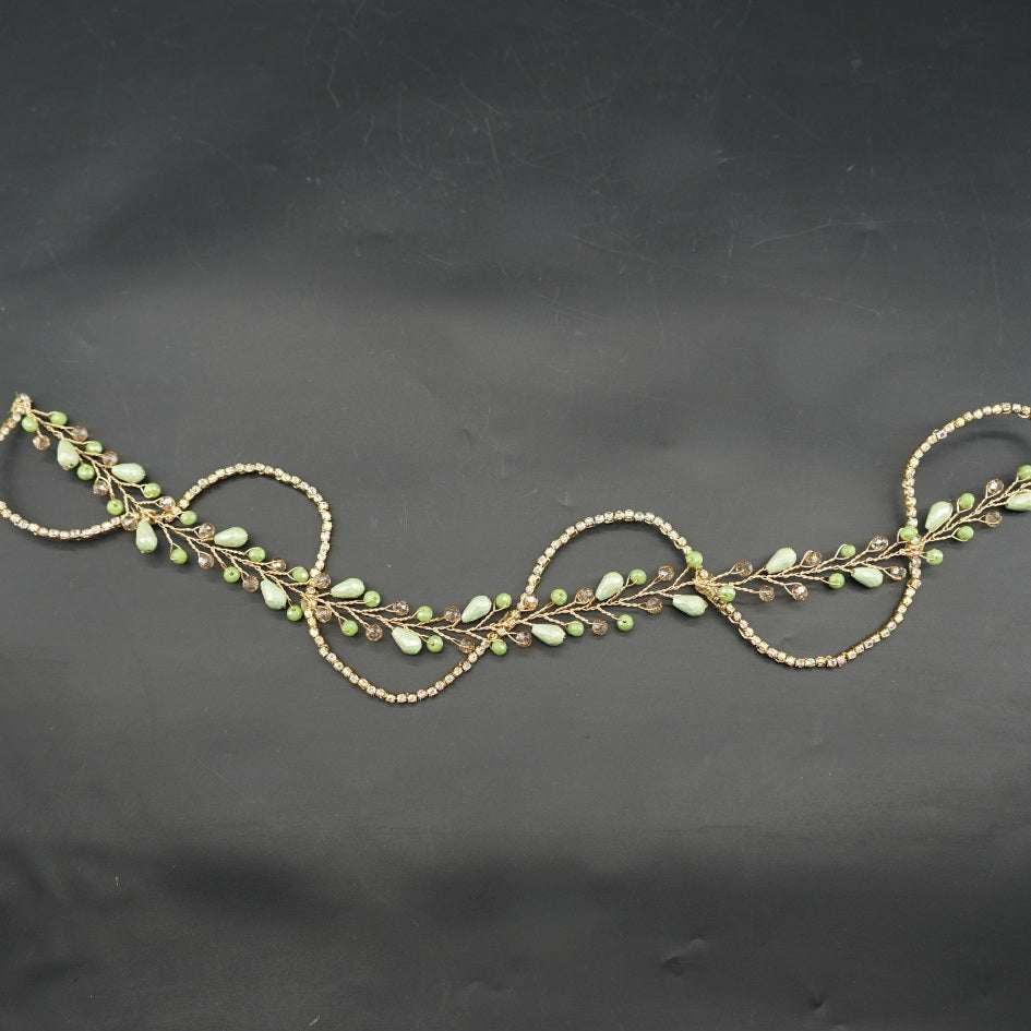 Broche de Mariage Vert Olive Ondulée et Dorée en Cristaux Artisanale