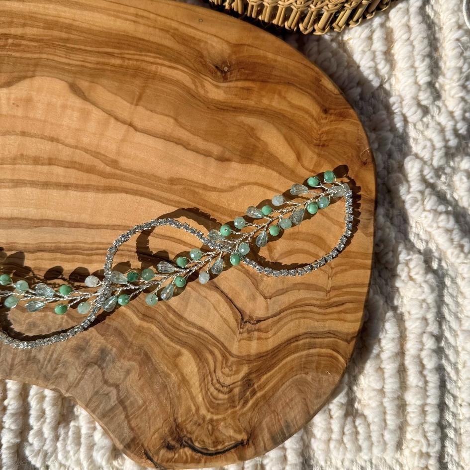 Broche verte élégante