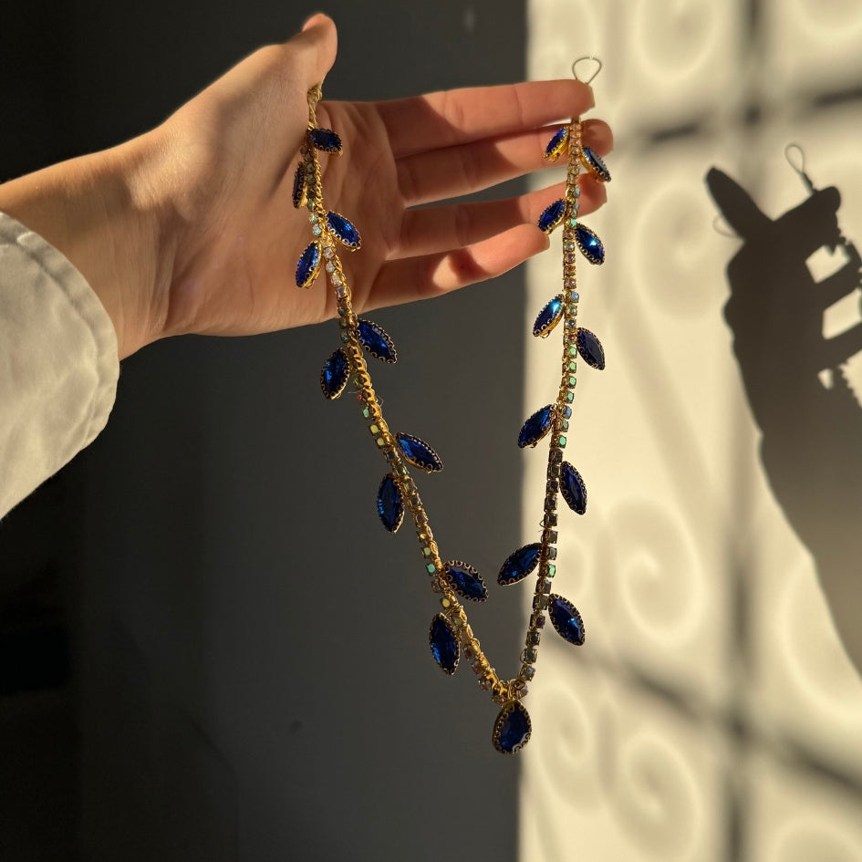 Bijou de tête bleu roi pour mariée élégante  style royal