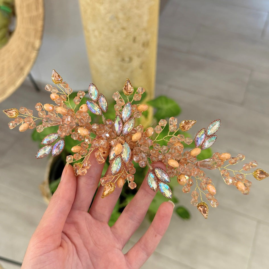 Bijou de tête floral perlé avec cristaux et perles pour cérémonie